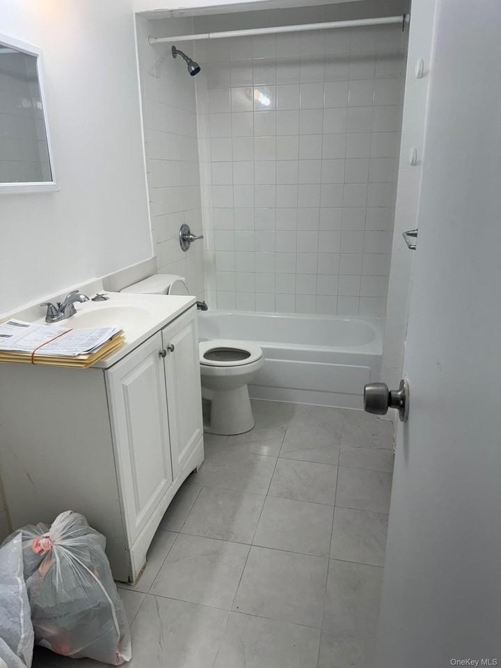148 S Main St - Photo 6 of 10