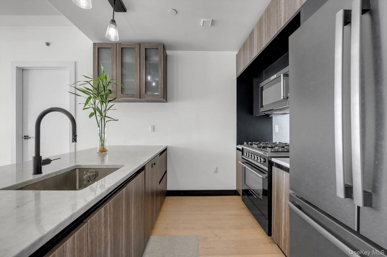 533 48th Ave #6A - Photo 6 of 20