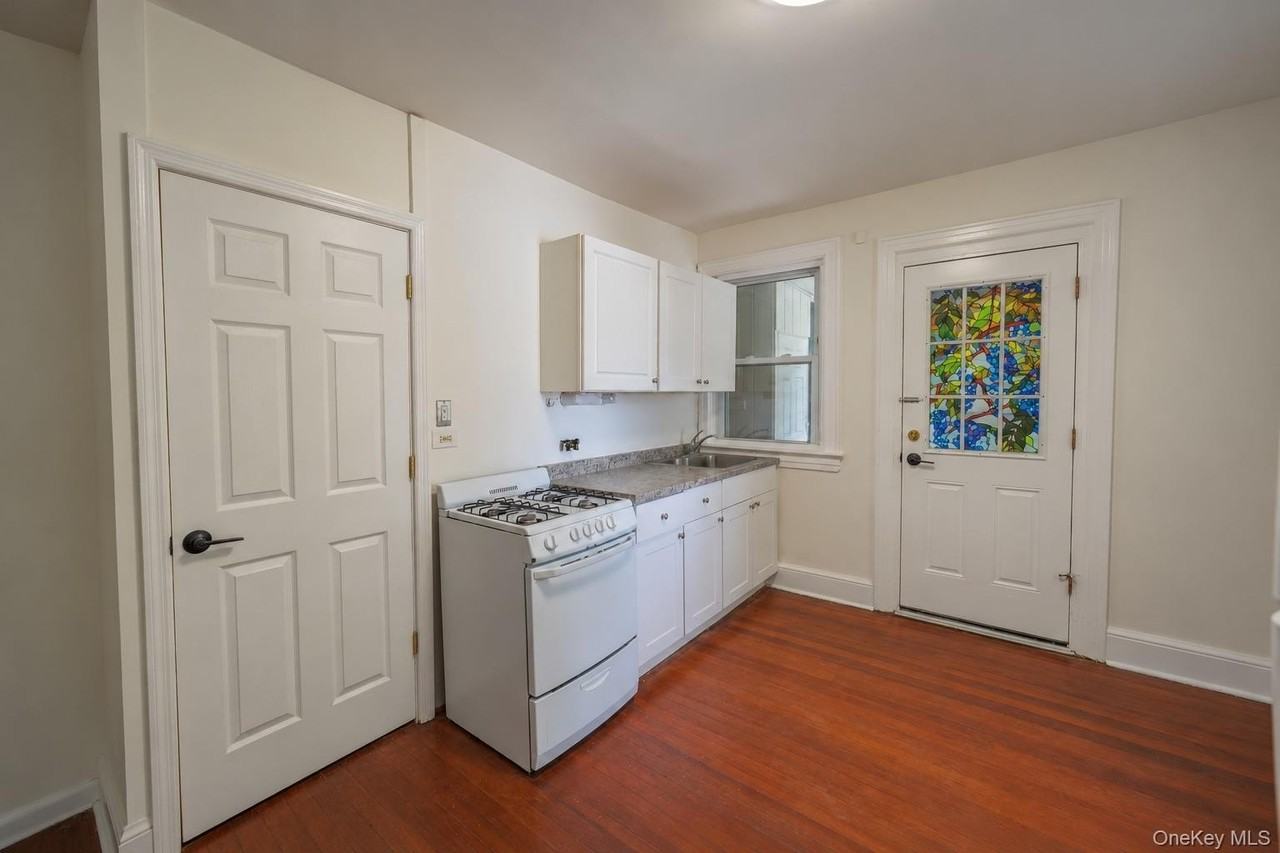 364 Ashford Ave #1E
