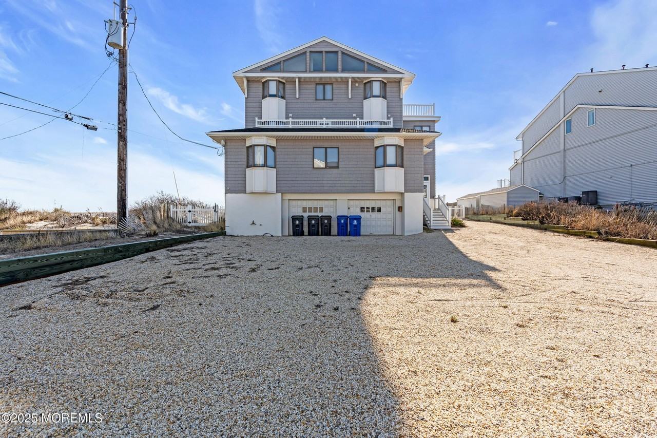 2 Dune Ter #102 - Photo 2 of 18