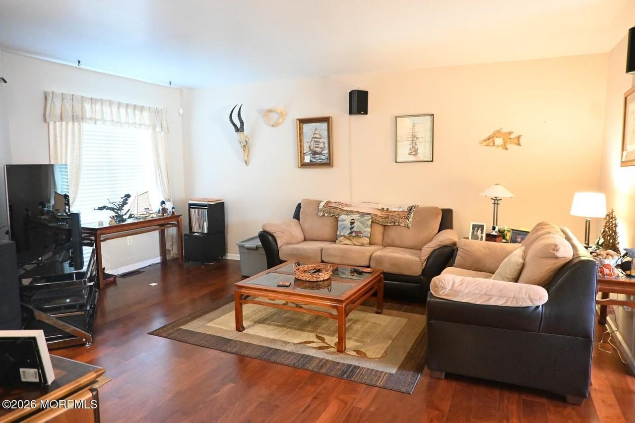 21 Pohatcong Ave - Photo 5 of 19