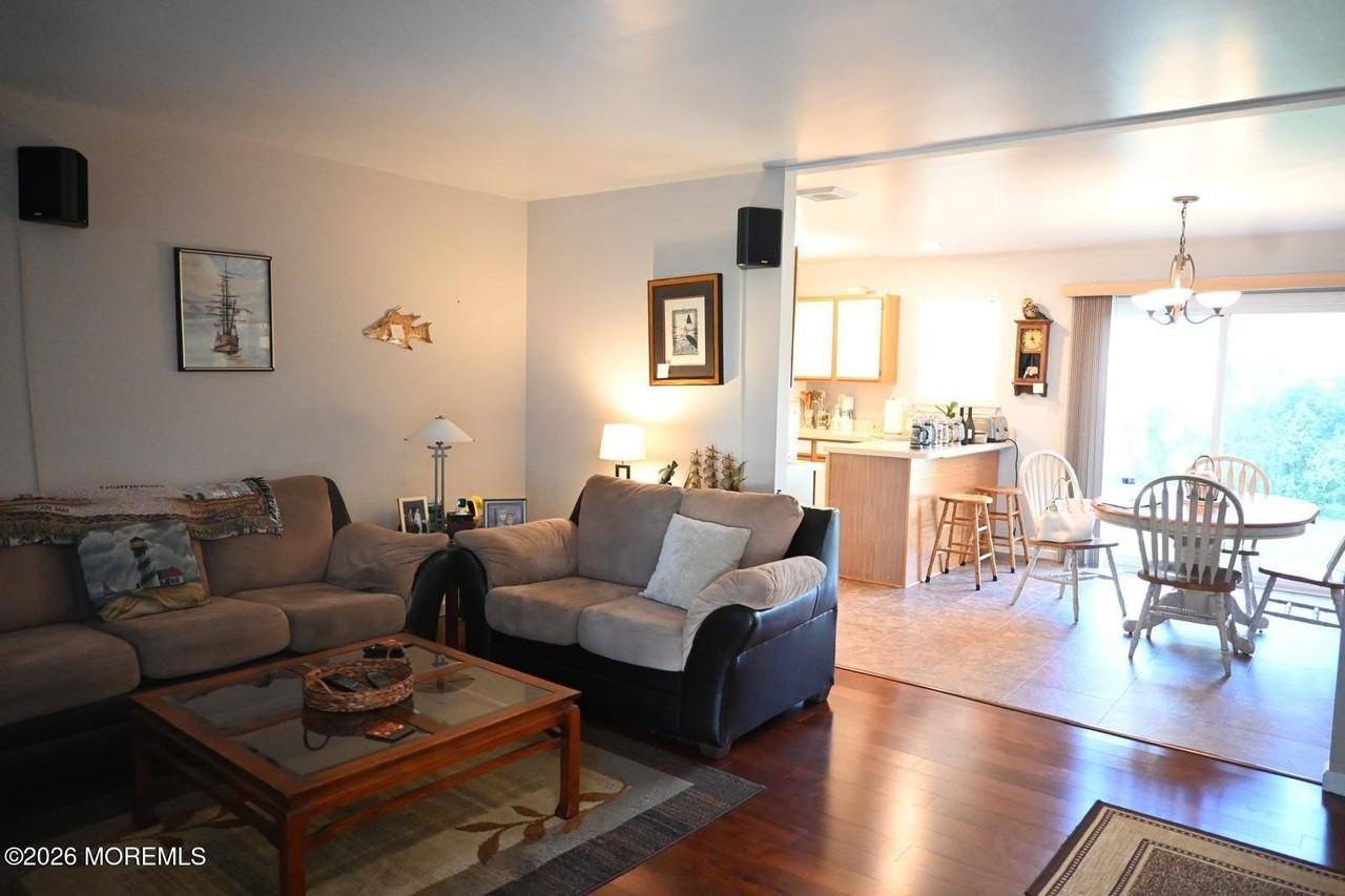 21 Pohatcong Ave - Photo 7 of 19
