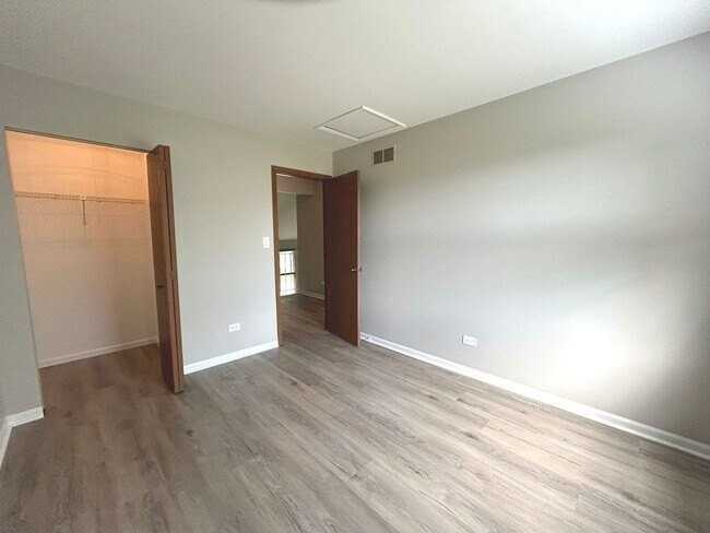 1453 N Chelsea Ave - Photo 4 of 16