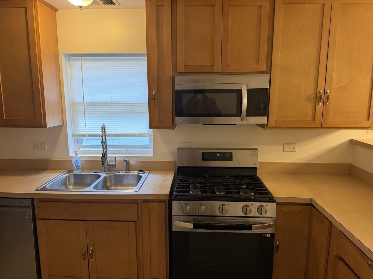 6125 S Ada St #2 - Photo 4 of 18