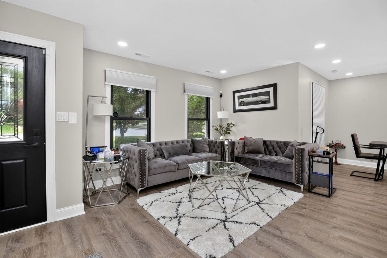 16 Majestic Dr #1 - Photo 2 of 14