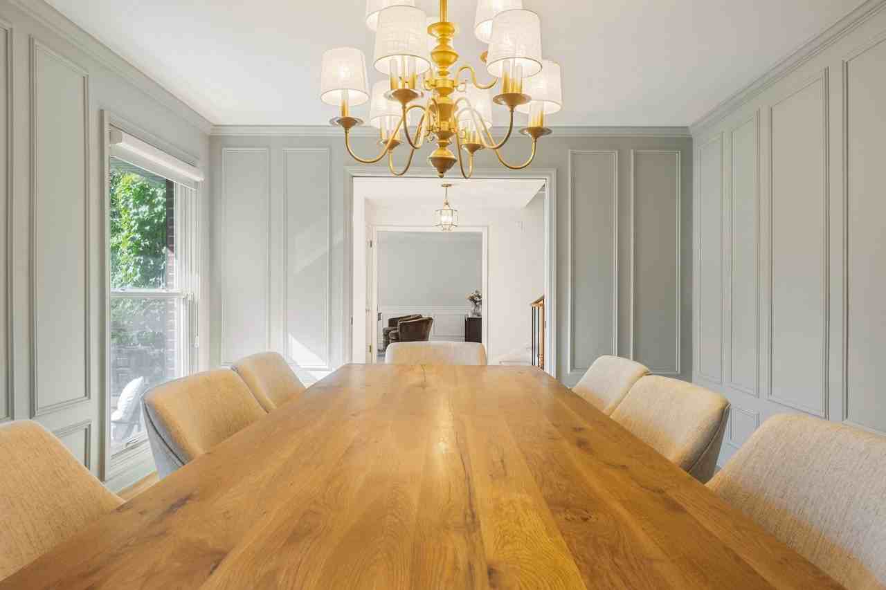 1380 Lake Shore Dr S - Photo 5 of 31