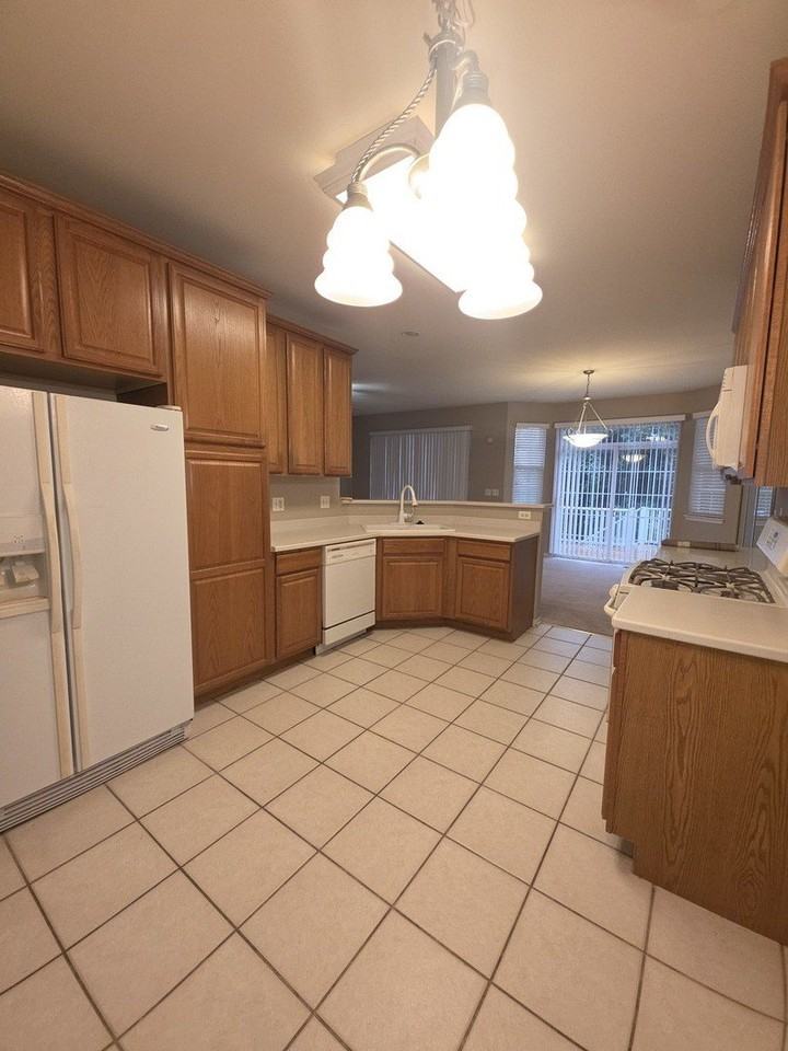 2907 Talaga Dr - Photo 4 of 22