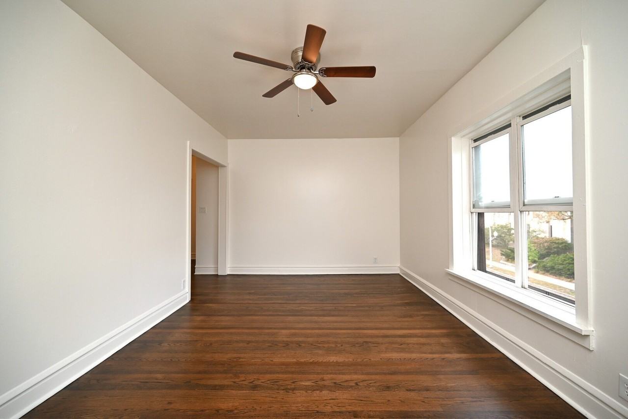 959 E 61st St #2 - Photo 4 of 18