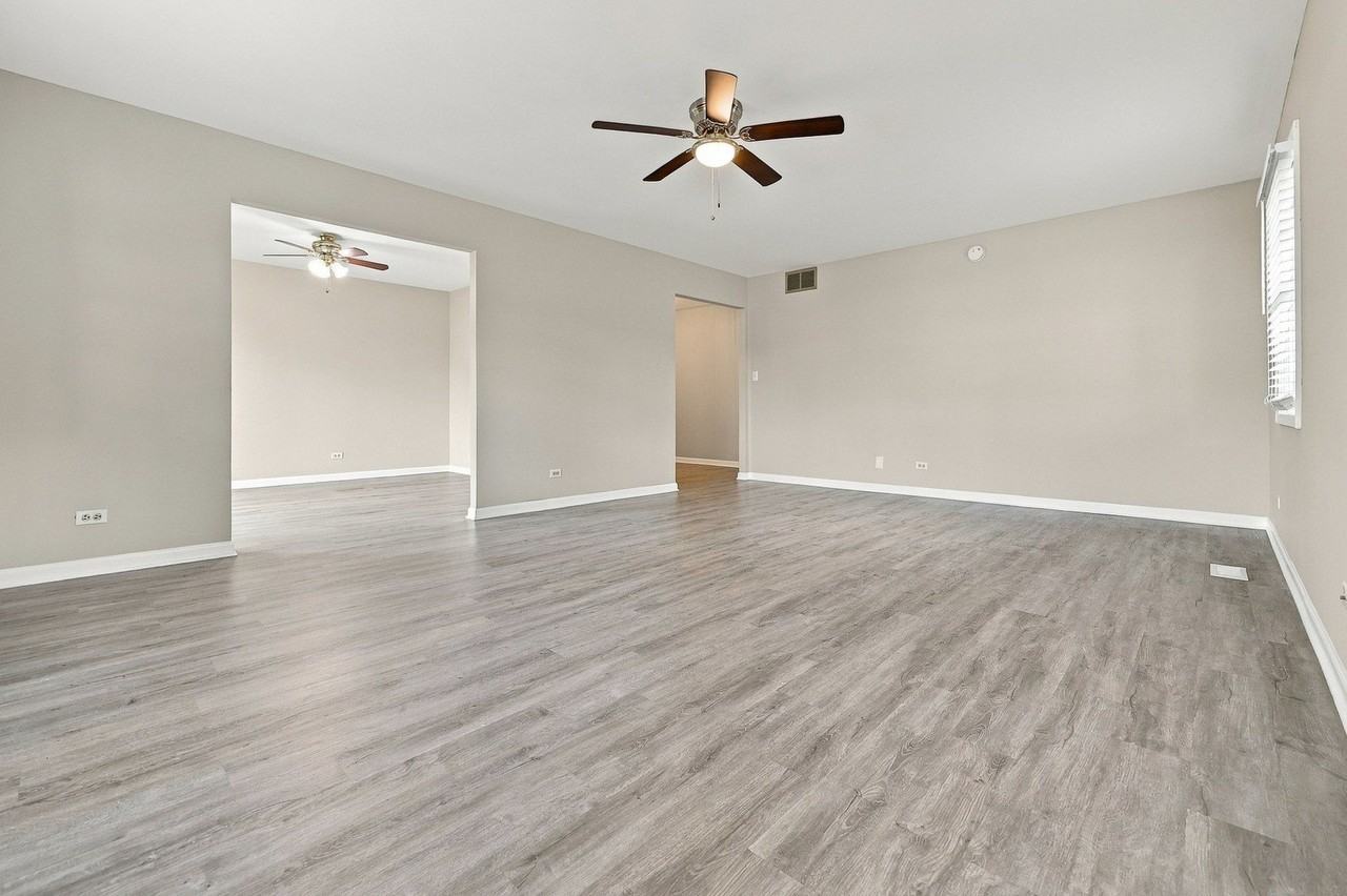101 Emerson Dr - Photo 5 of 40