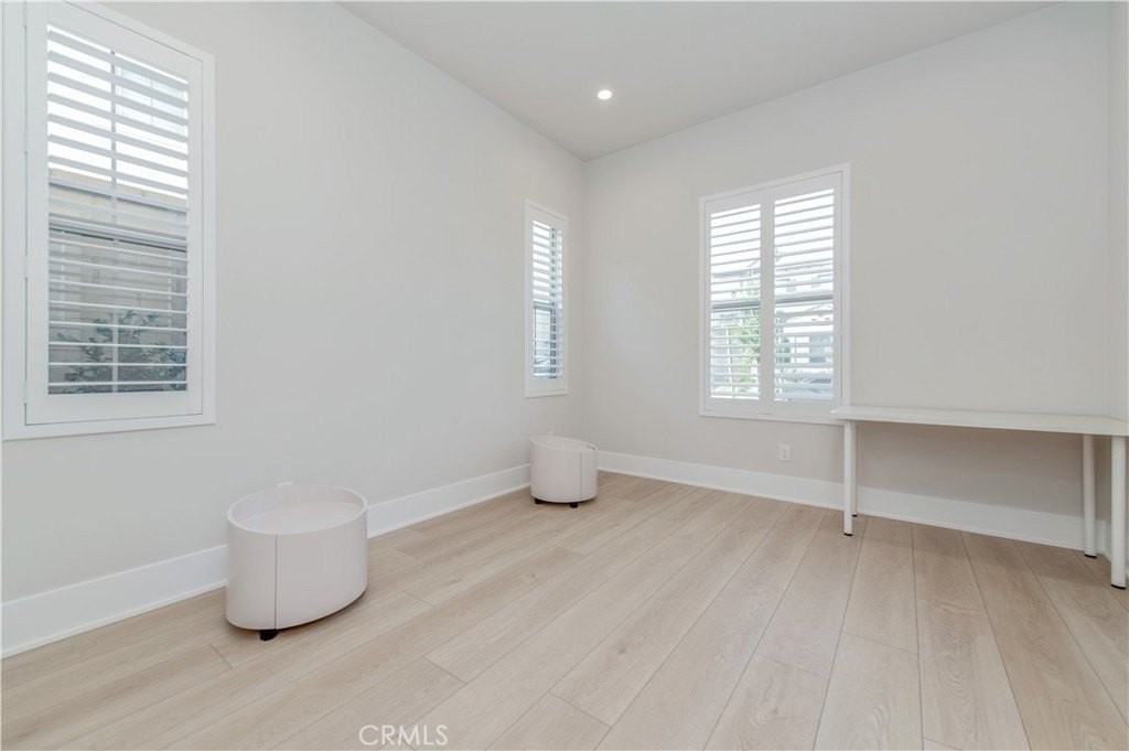 208 Mistwater - Photo 4 of 30