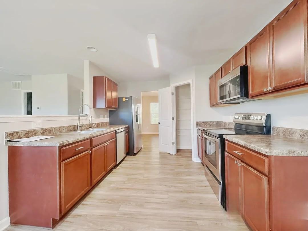 13562 Glacier Circle - Photo 2 of 9
