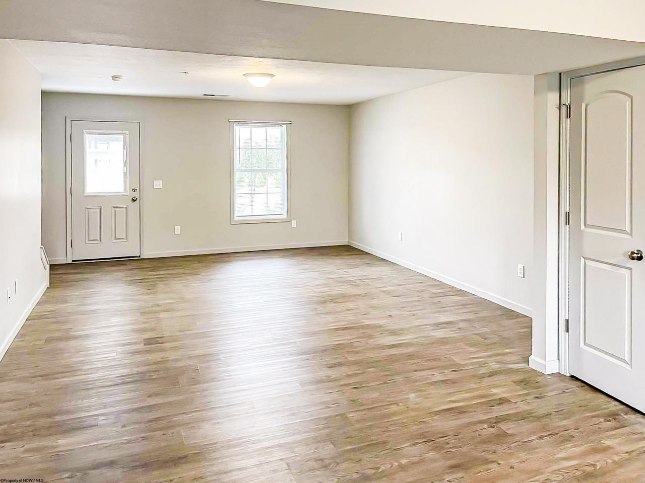 254 W Main St - Photo 6 of 9