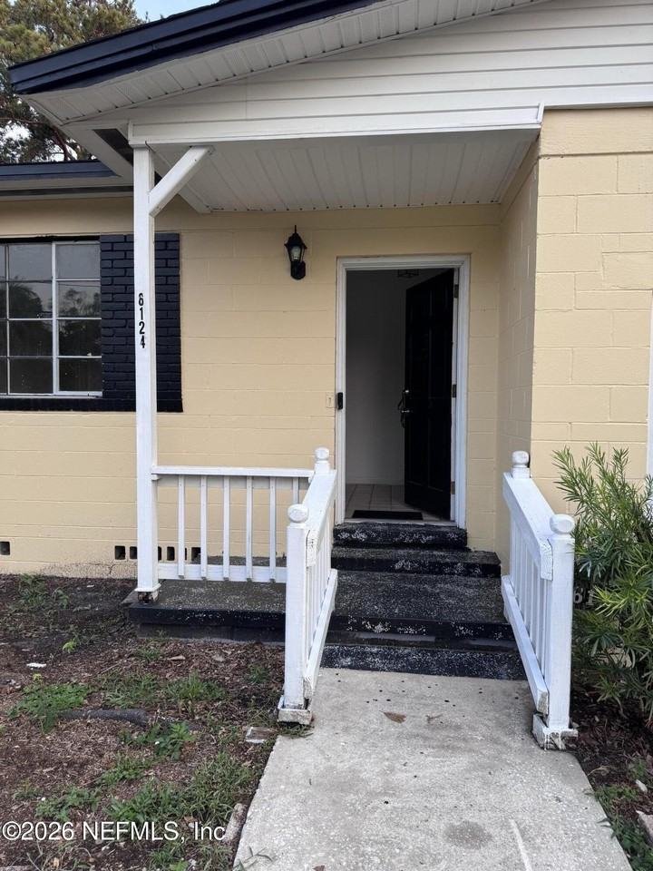 6124 Sudbury Ave - Photo 2 of 7