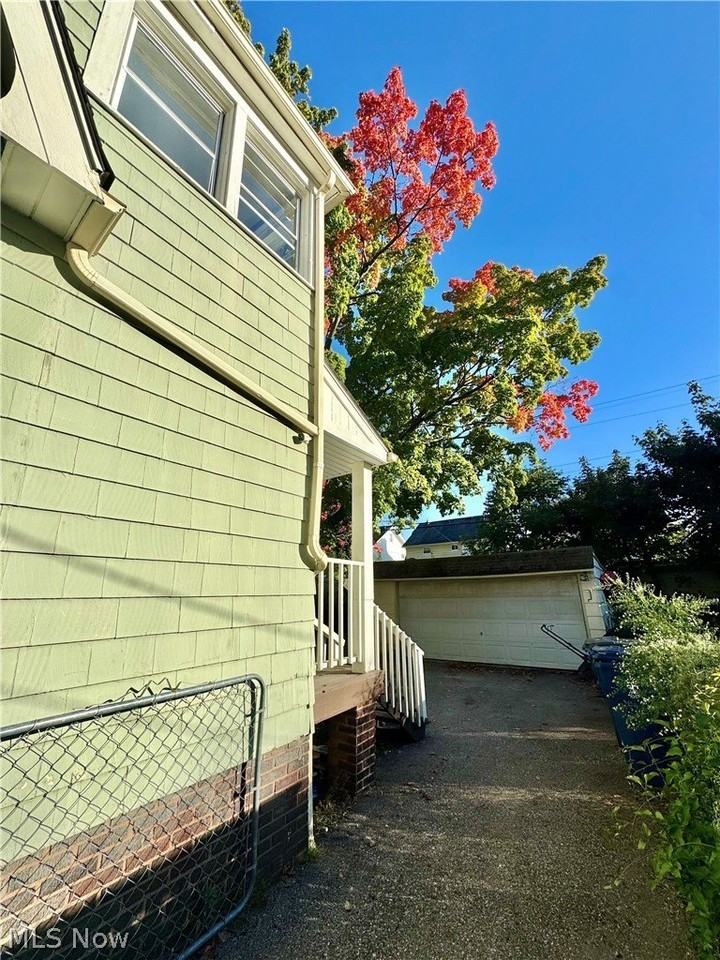 3380 Kildare Rd - Photo 5 of 23