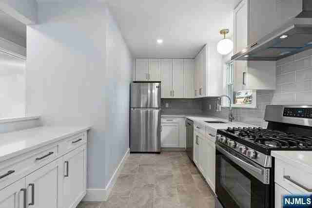 151 E Palisade Ave #F12 - Photo 6 of 15