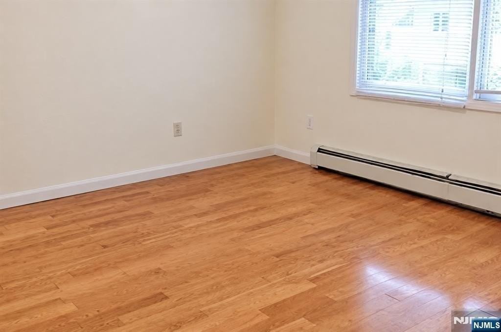 218 Warren Ave #1stFL - Photo 4 of 5