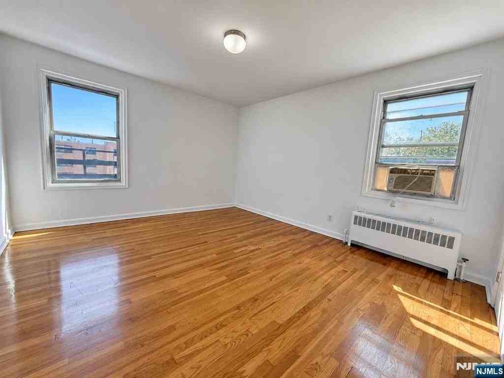 2330 Linwood Ave #5A - Photo 2 of 12