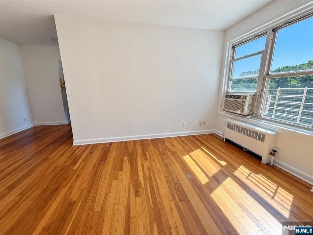 2330 Linwood Ave #5A - Photo 4 of 12