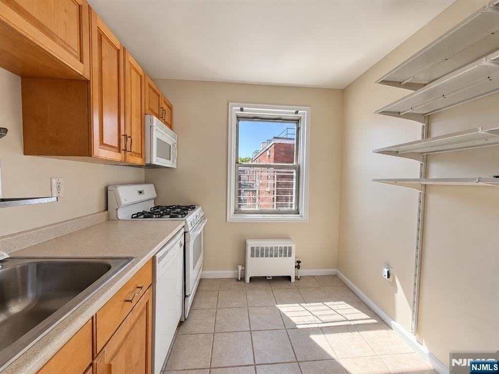 2330 Linwood Ave #5A - Photo 6 of 12