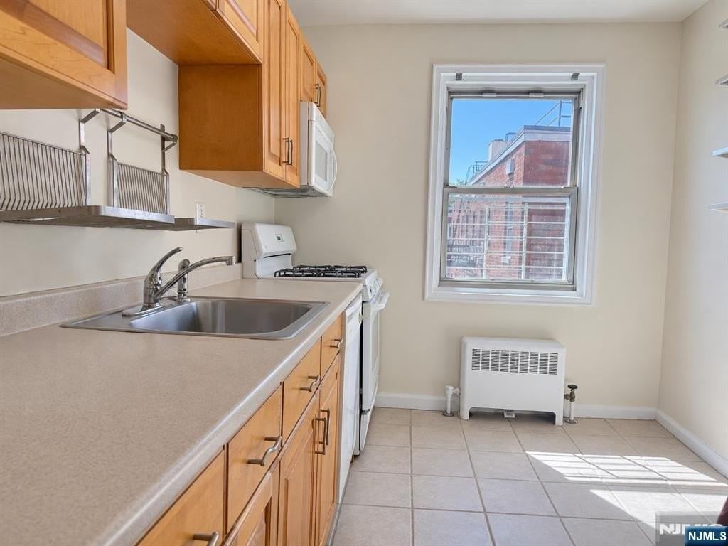 2330 Linwood Ave #5A - Photo 7 of 12
