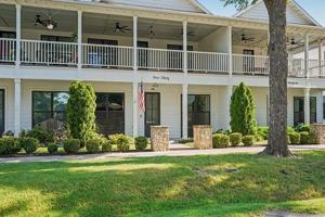 featured image of 430 W El Paso St