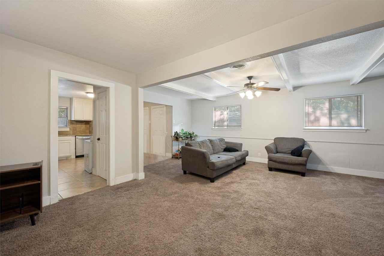 6336 Norma St - Photo 4 of 11