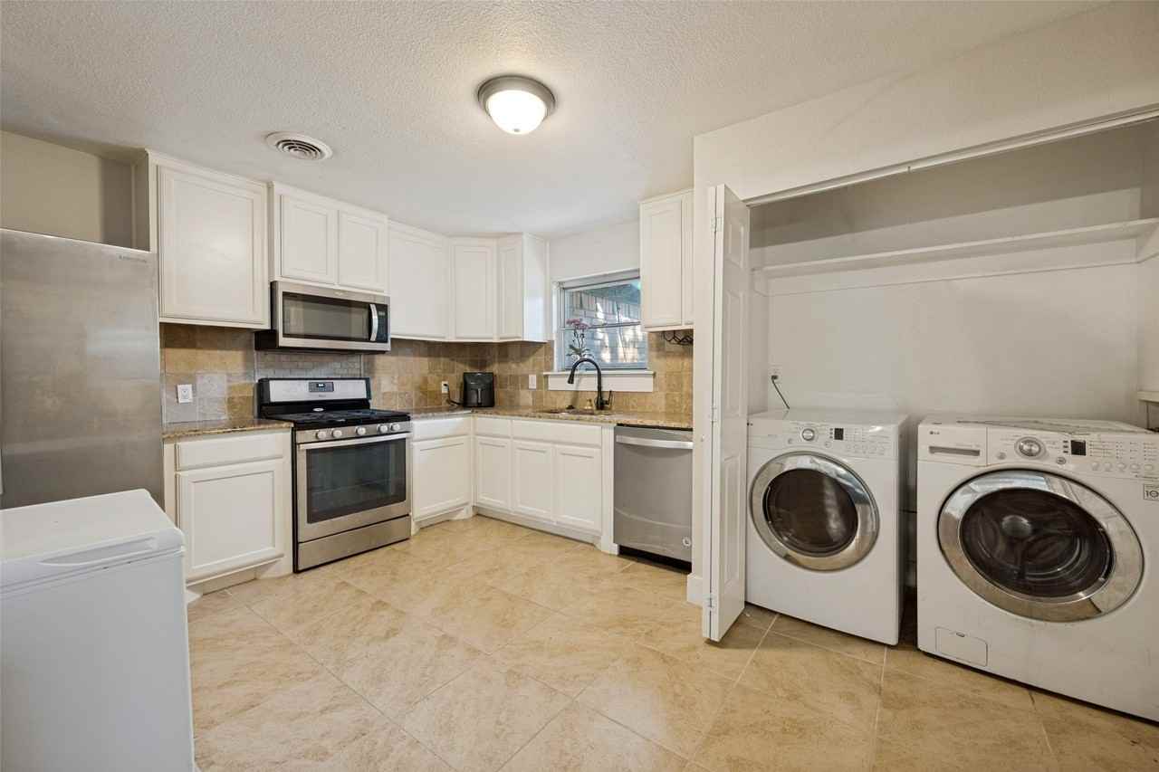 6336 Norma St - Photo 5 of 11