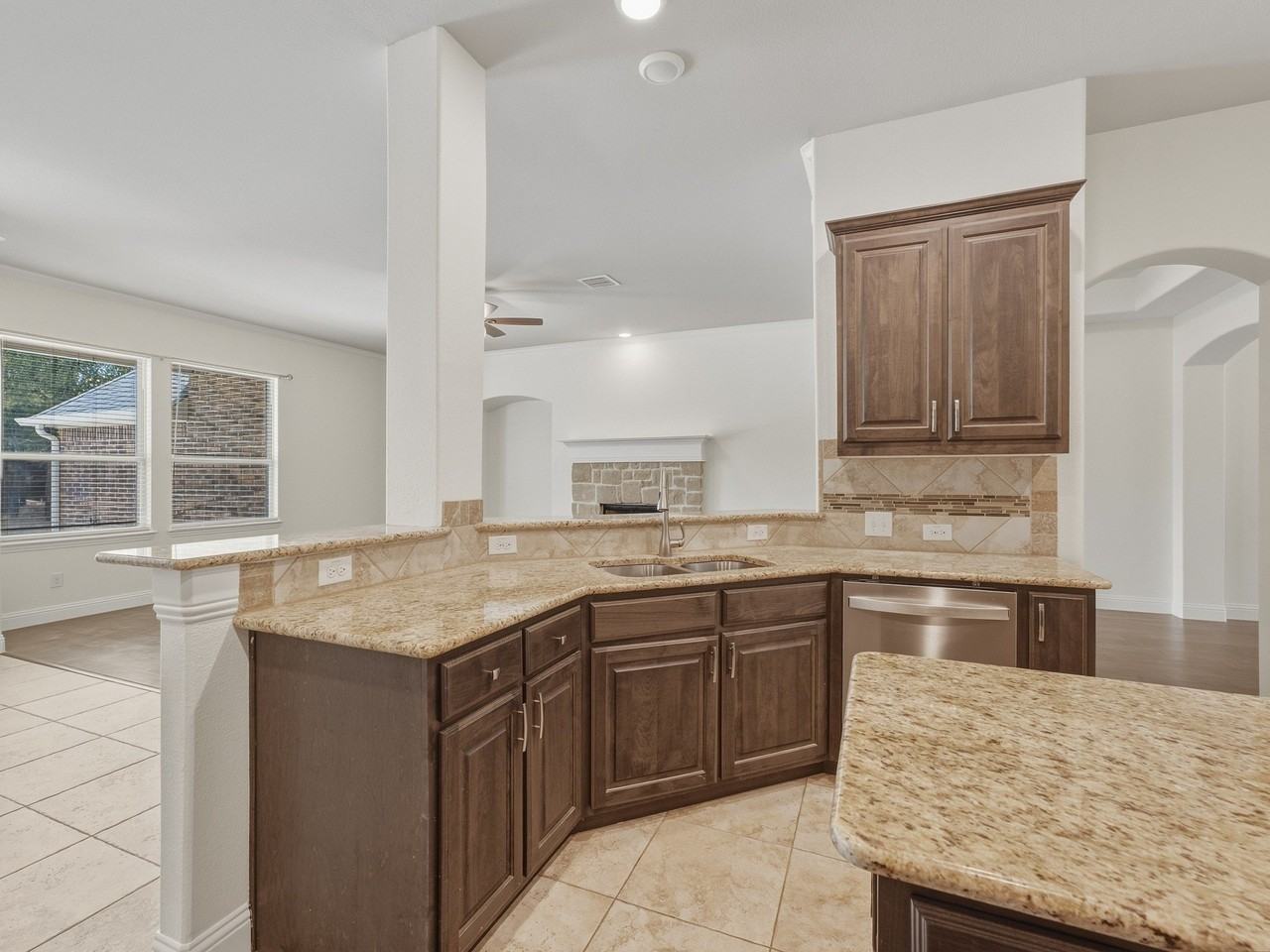 2712 Sonora Canyon Rd - Photo 7 of 22
