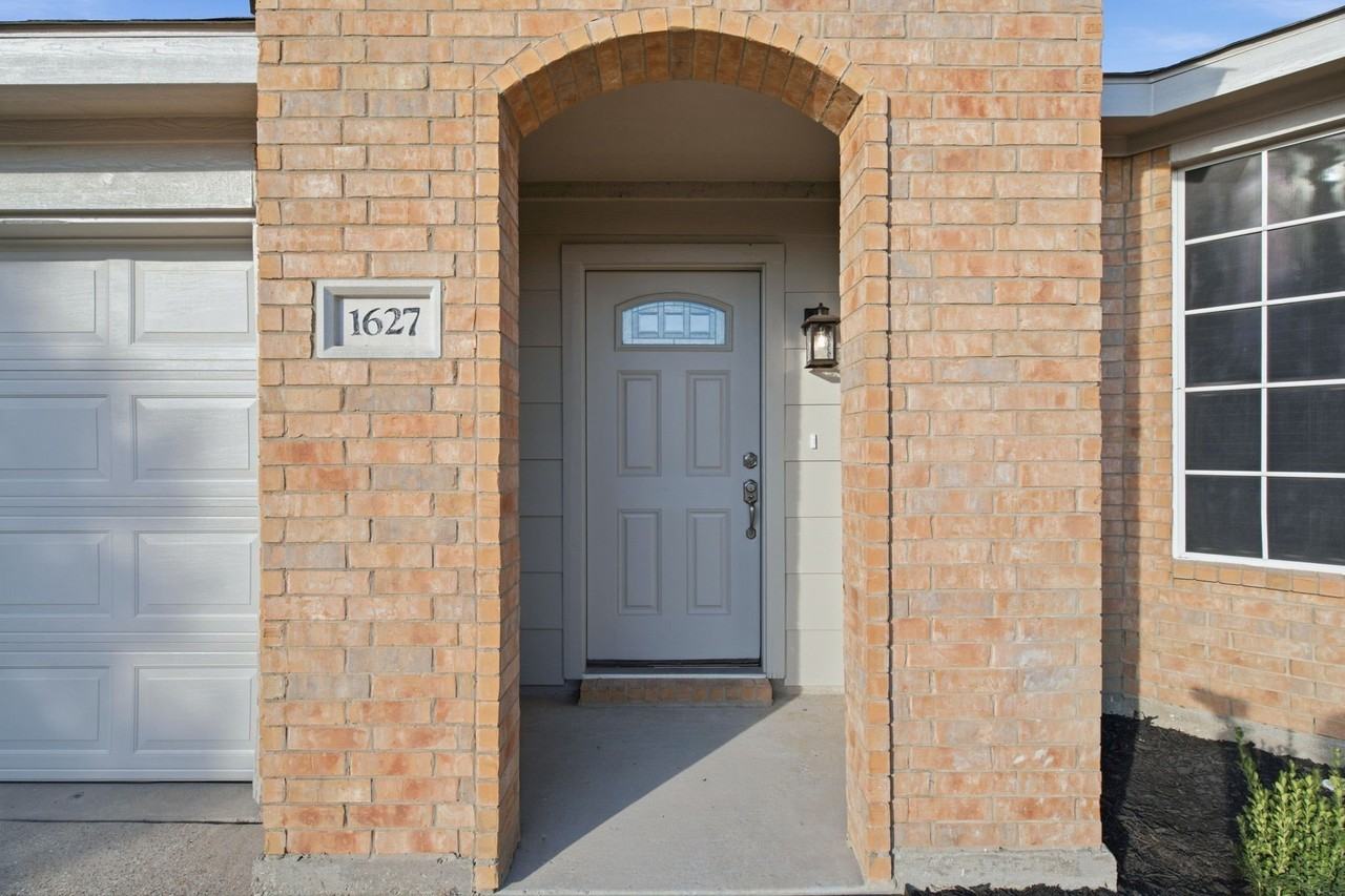 1627 Sequoia Dr - Photo 4 of 34
