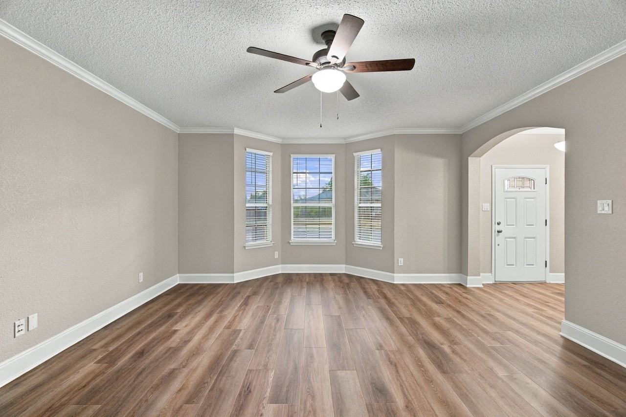1627 Sequoia Dr - Photo 7 of 34