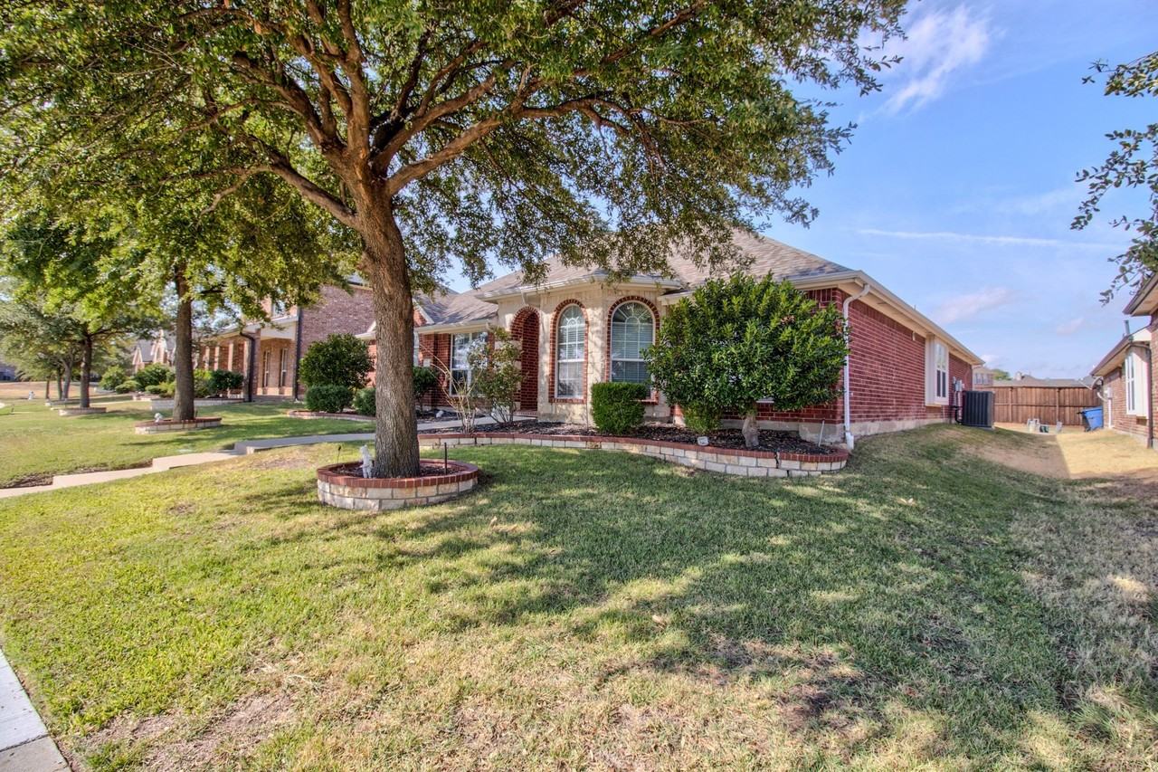 9453 Mirror Fountain Cir - Photo 2 of 28