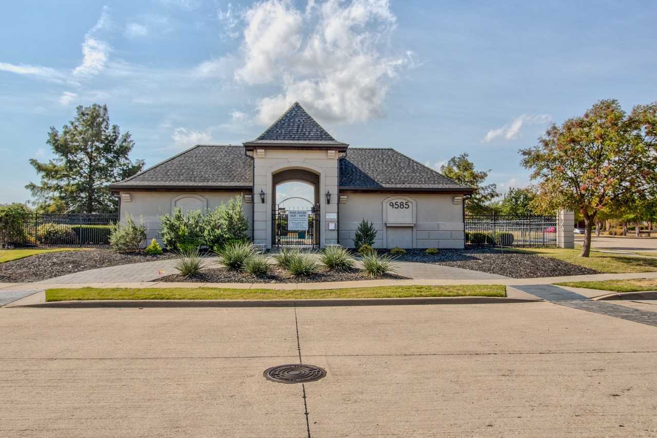 9453 Mirror Fountain Cir - Photo 5 of 28