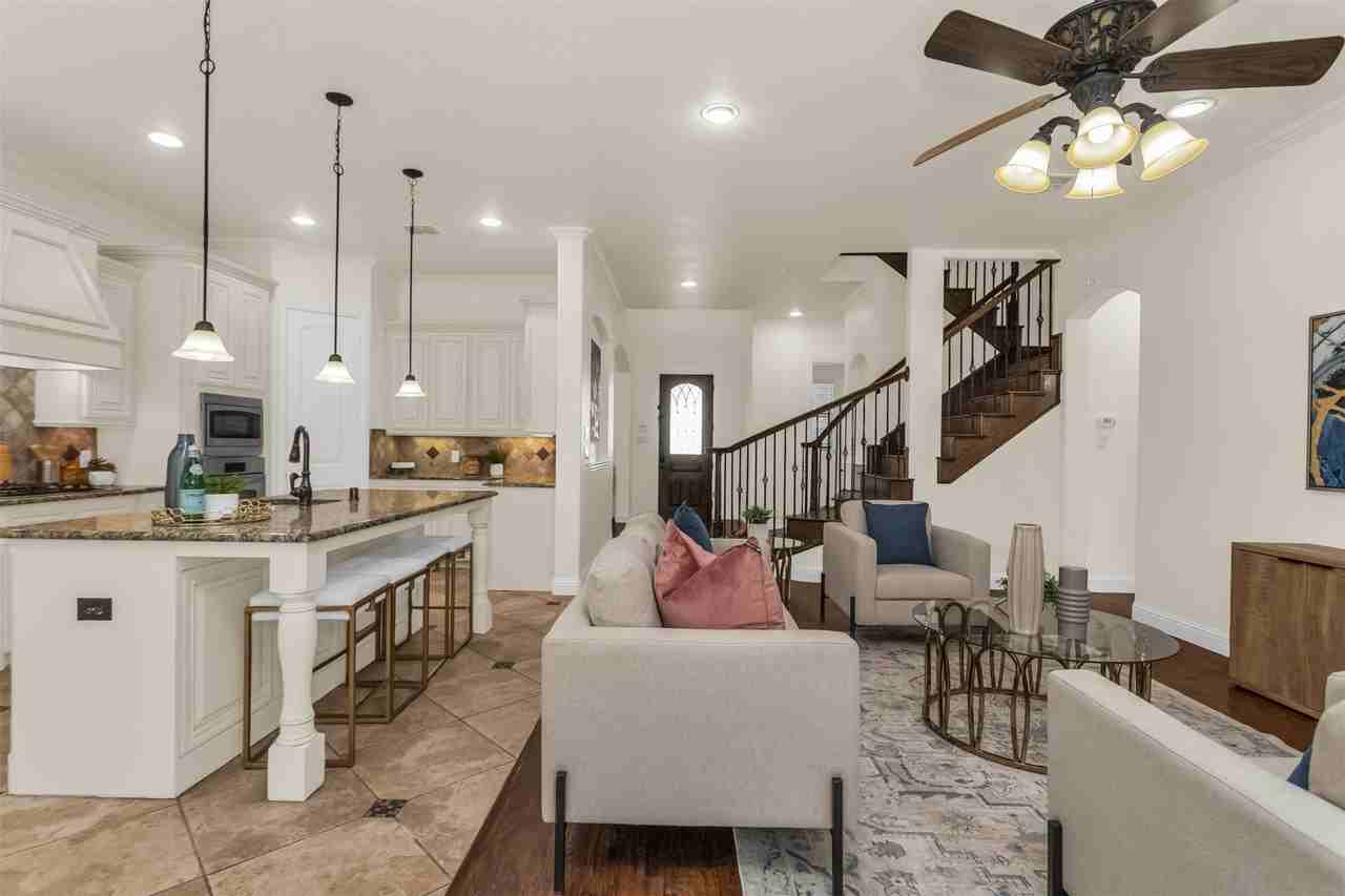 7604 Cindy Ln - Photo 7 of 32