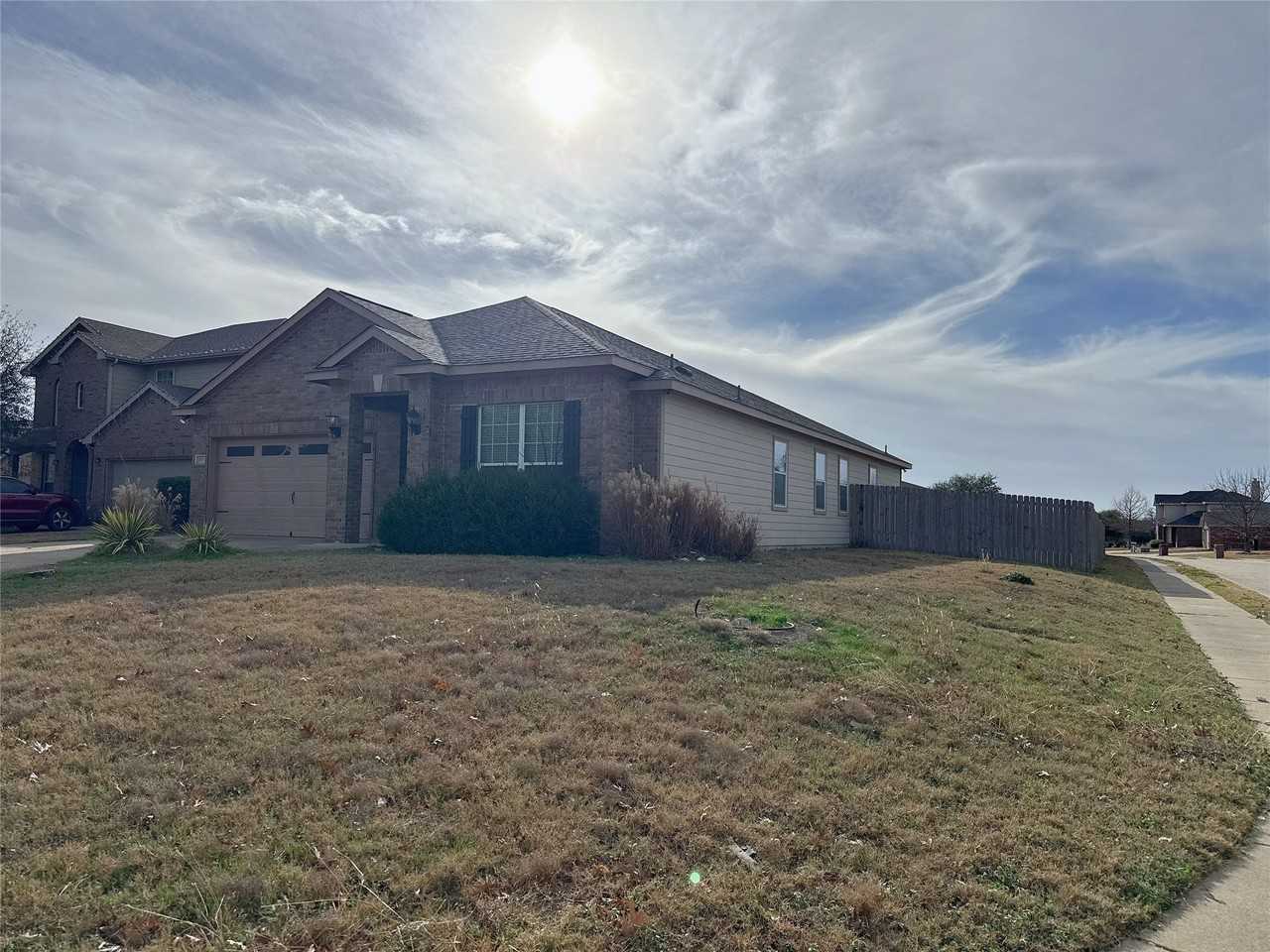 1913 Pin Oak Trl - Photo 3 of 17