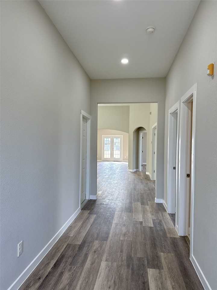 1913 Pin Oak Trl - Photo 4 of 17
