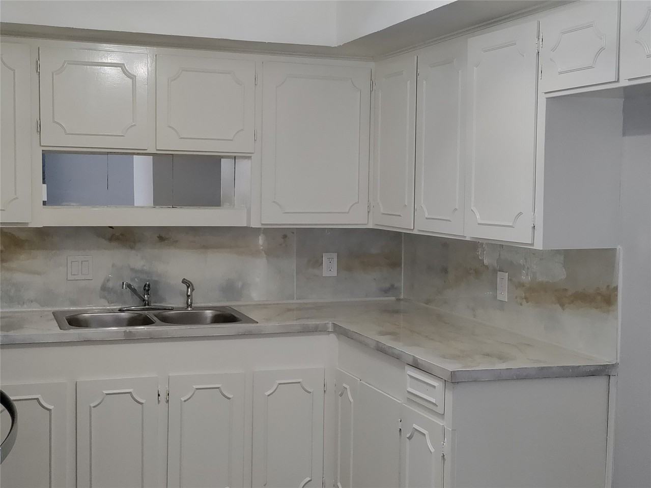 1611 Cindy Ct - Photo 4 of 21