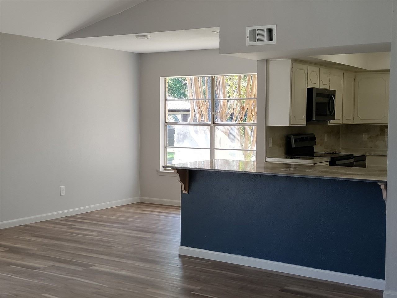 1611 Cindy Ct - Photo 6 of 21