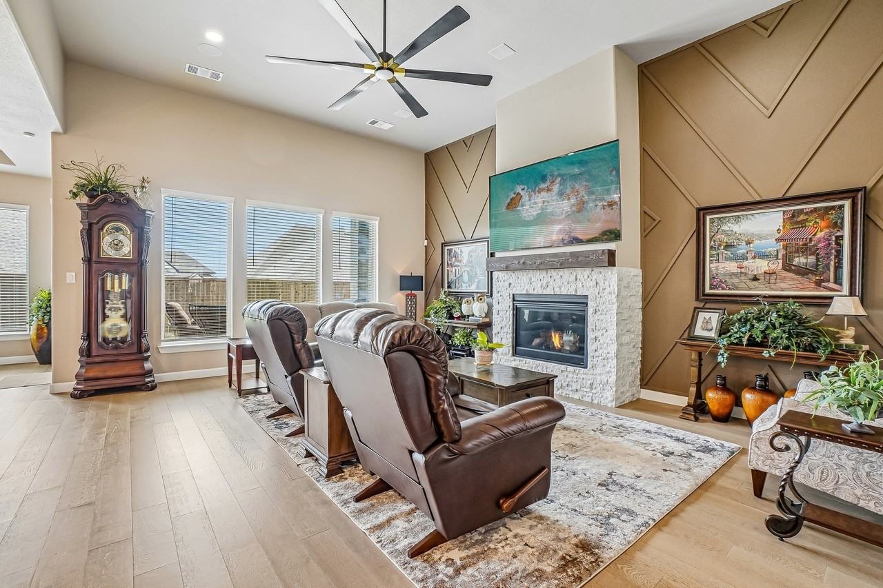 1907 Sicilia Ct - Photo 4 of 24