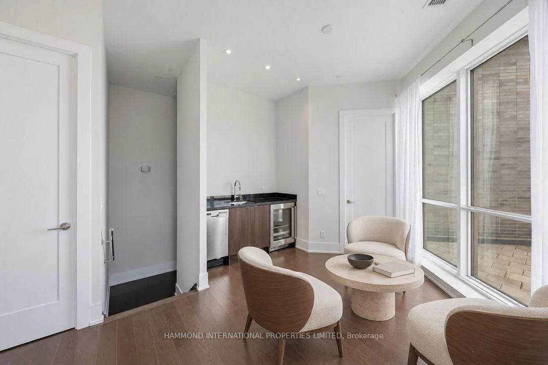 1 Edgewater Drive #PH - Photo 5 of 26