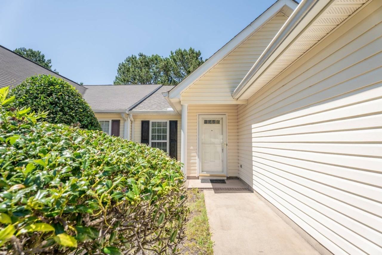 315 Southbank Dr - Photo 3 of 26