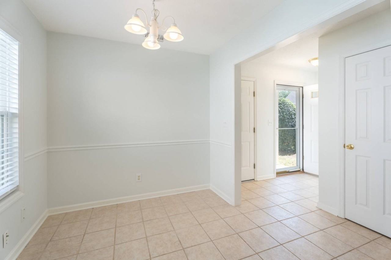 315 Southbank Dr - Photo 5 of 26