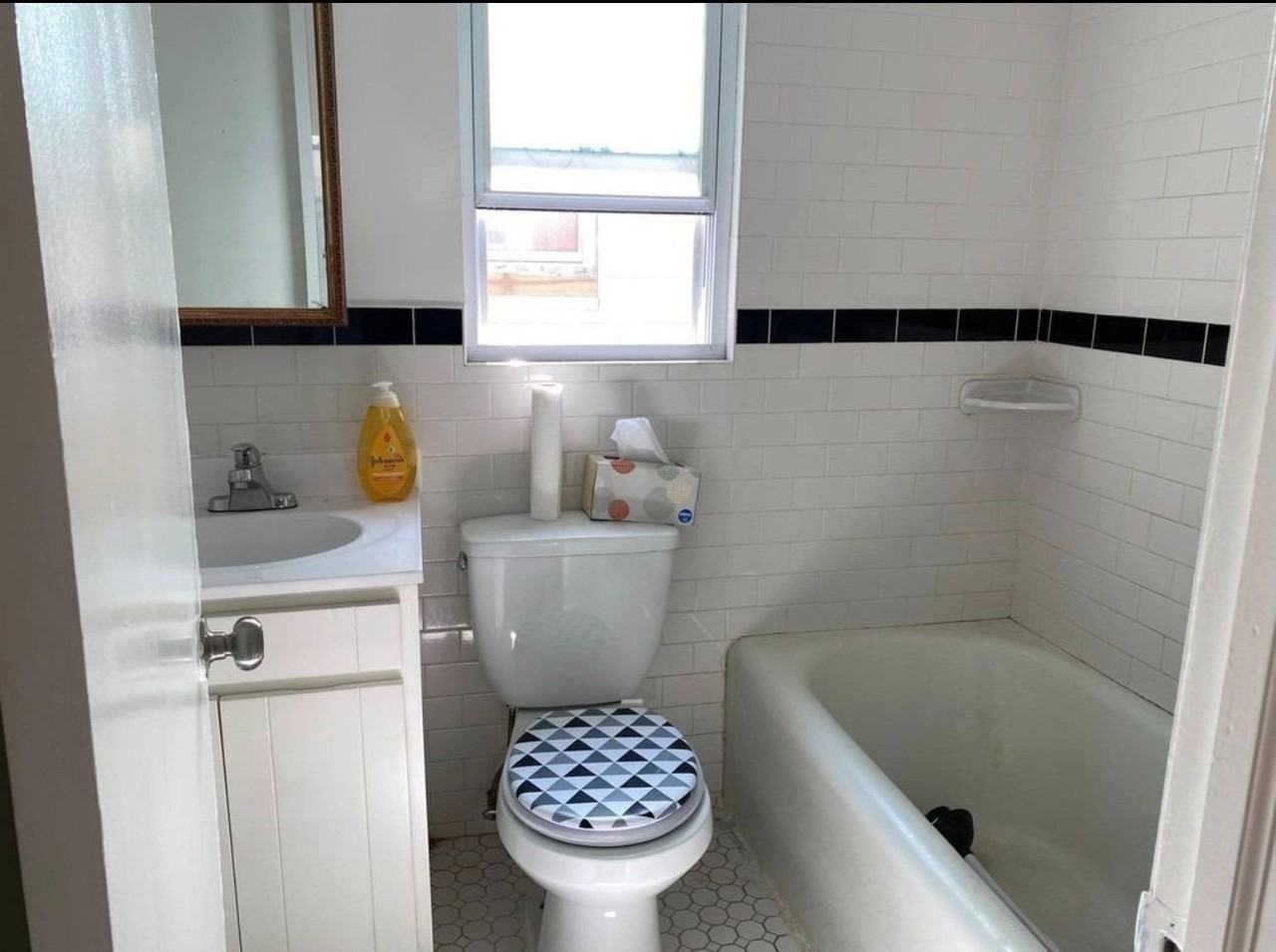 1827 Hone Ave #2 - Photo 3 of 9