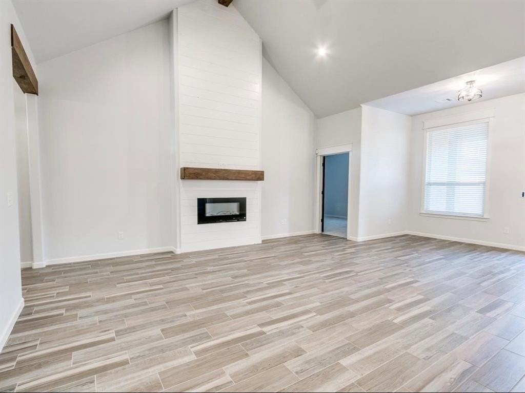 16713 Serrano Dr - Photo 5 of 28
