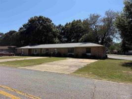 featured image of 6401 Kennington Cir