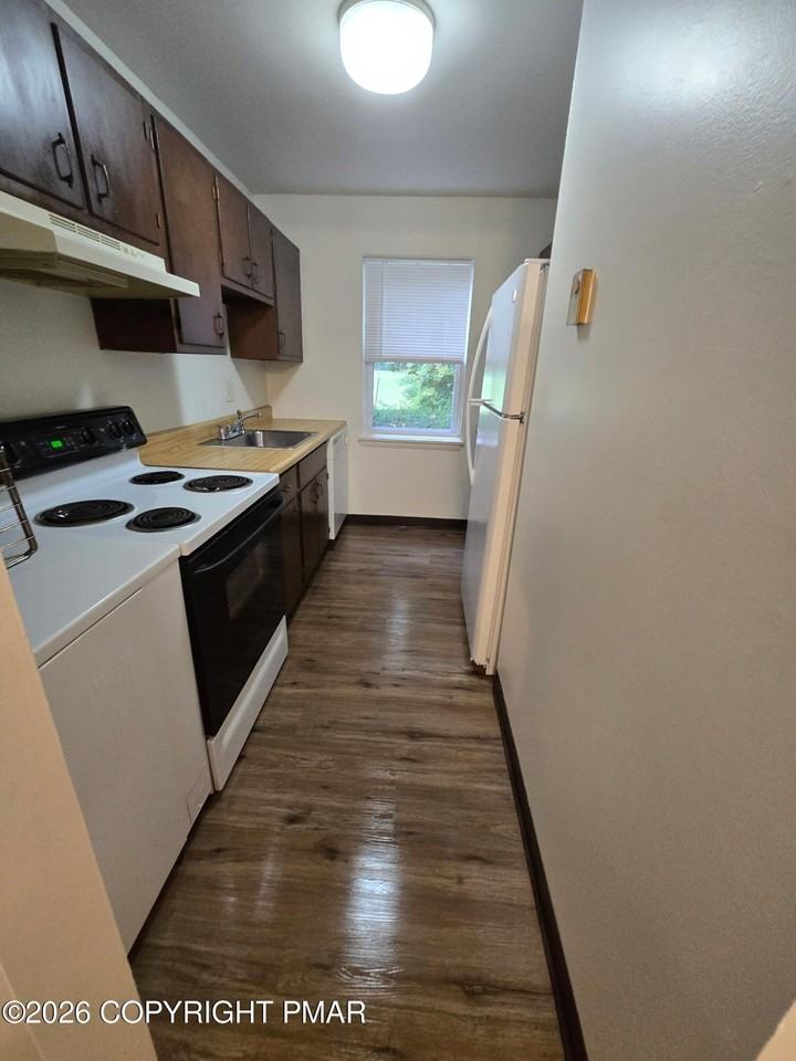 404 Woodcliffe Ave #1-101 - Photo 3 of 9