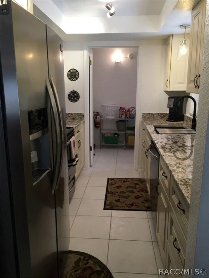 115 E Hartford St - Photo 3 of 14