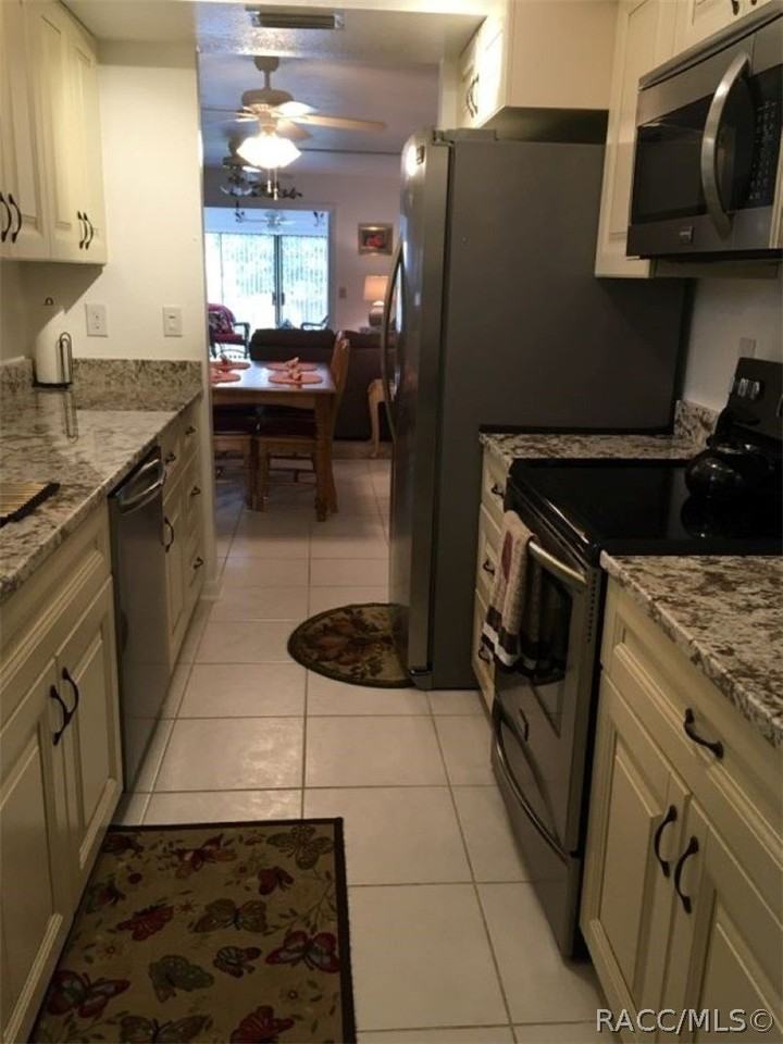 115 E Hartford St - Photo 4 of 14