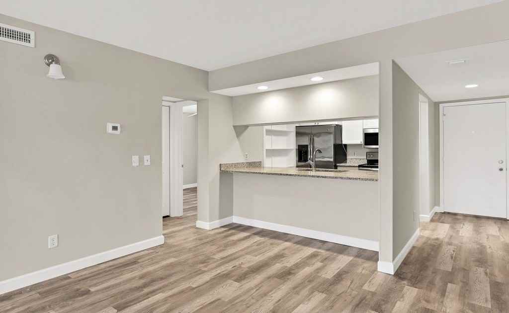 22 Plantation Dr #106 - Photo 6 of 29