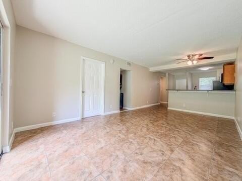 2109 Se 3rd St #B - Photo 4 of 19