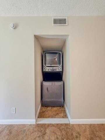 2109 Se 3rd St #B - Photo 6 of 19